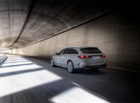 Performance Und Effizienz In Neuer Kombination: Der Mercedes Amg E 53 Hybrid 4matic+ Performance And Efficiency In A New Combination: The Mercedes Amg E 53 Hybrid 4matic+