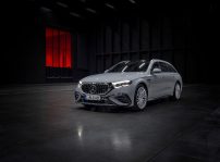 Performance Und Effizienz In Neuer Kombination: Der Mercedes Amg E 53 Hybrid 4matic+ Performance And Efficiency In A New Combination: The Mercedes Amg E 53 Hybrid 4matic+