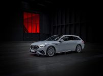 Performance Und Effizienz In Neuer Kombination: Der Mercedes Amg E 53 Hybrid 4matic+ Performance And Efficiency In A New Combination: The Mercedes Amg E 53 Hybrid 4matic+