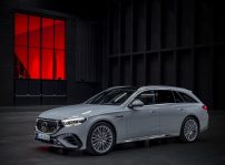 Performance Und Effizienz In Neuer Kombination: Der Mercedes Amg E 53 Hybrid 4matic+ Performance And Efficiency In A New Combination: The Mercedes Amg E 53 Hybrid 4matic+