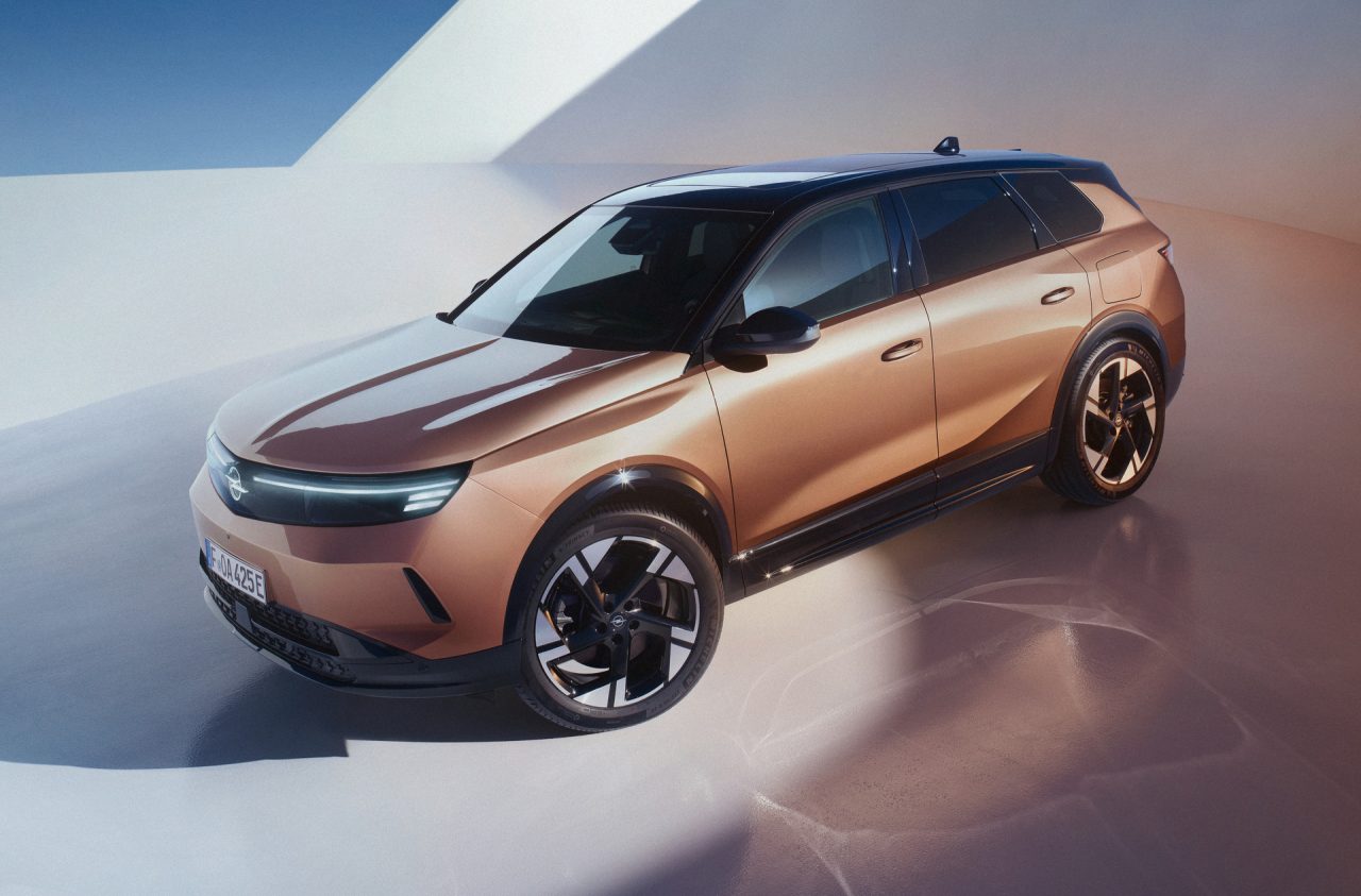 Opel Grandland 2024 the highend SUV is electrified to offer up to 700