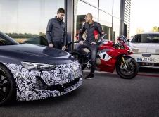 Audi E Tron Gt Ducati Panigale V4 R (1)