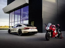 Audi E Tron Gt Ducati Panigale V4 R (8)