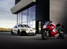 Audi E Tron Gt Ducati Panigale V4 R (9)
