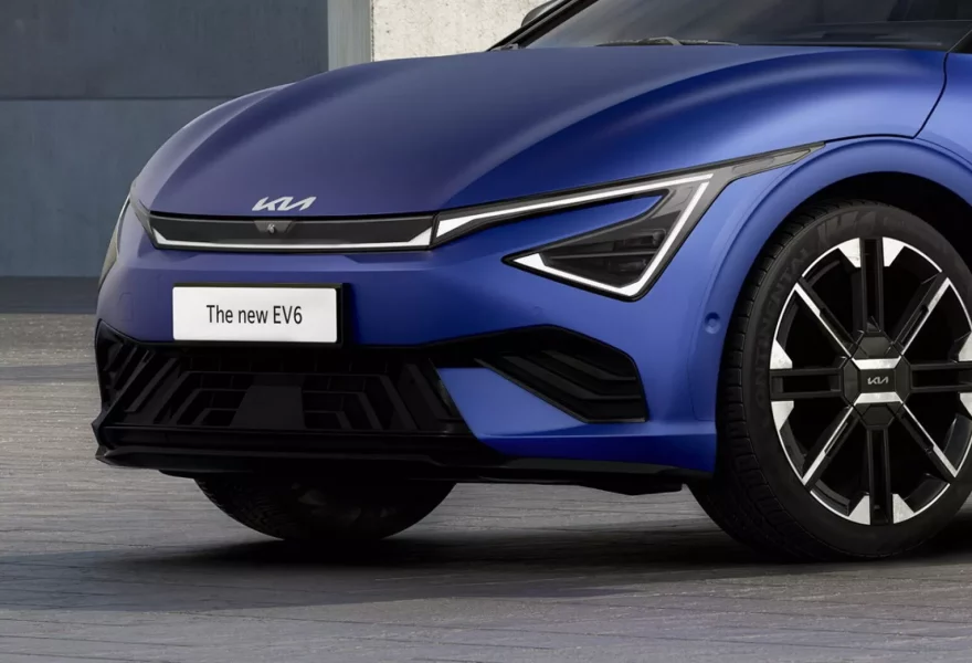 Cómo elegir un compacto eléctrico con carga ultrarrápida en 2026: potencia DC, curva real y tiempos en viaje