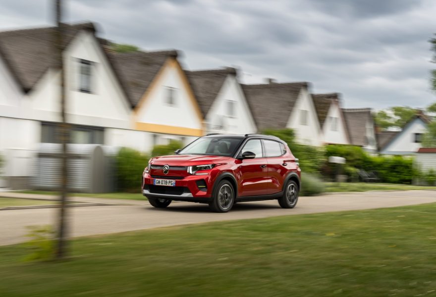 Los coches electrificados siguen creciendo en el mercado español durante agosto