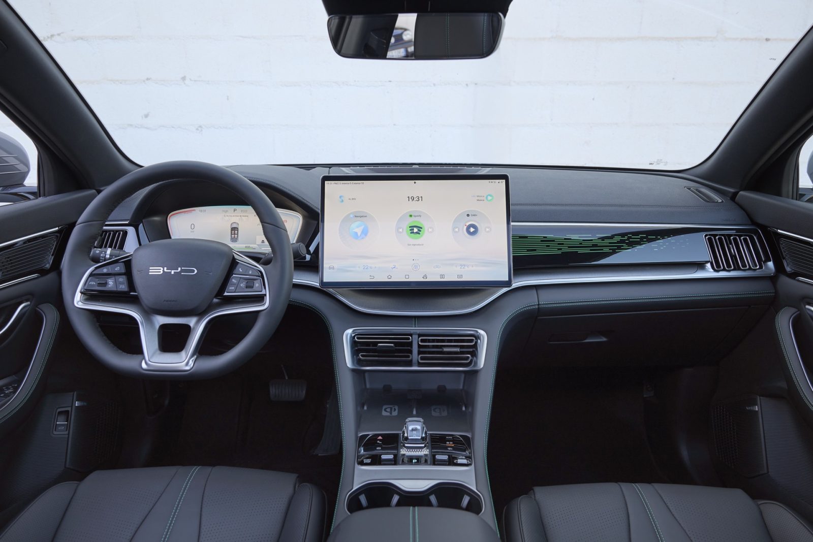 I have tested the BYD Seal U and I give you three reasons why I think ...