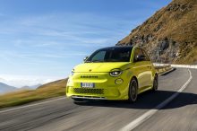 Abarth va a contracorriente: abandona del todo los motores de combustión y se centra en los eléctricos