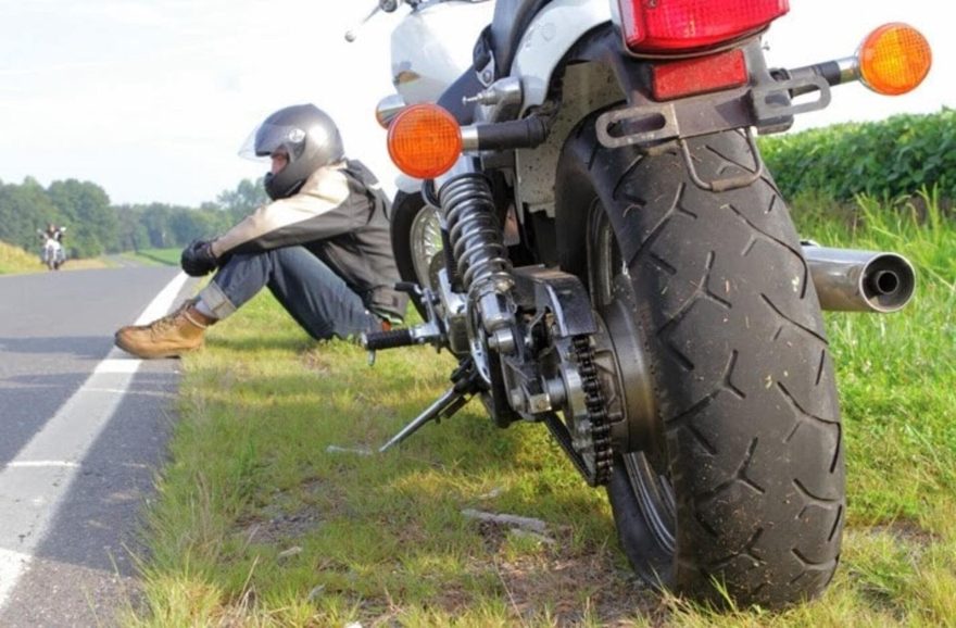 Para Prevenir Un Pinchazo En La Moto Es Importante Revisar Periodicamente Las Ruedas