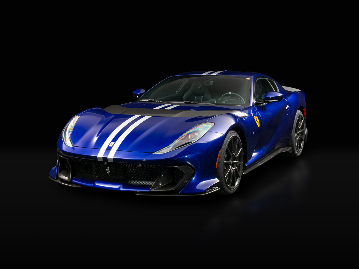 Ferrari 812 Competizione Tailor Made (5)