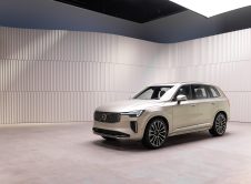 New Volvo Xc90: Studio Still