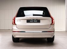 New Volvo Xc90: Studio Still