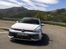 La actualización del Volkswagen Golf nos trae muchas novedades, entre ellas un híbrido enchufable con… ¡hasta 141 km de autonomía en modo eléctrico!