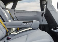 683210 20240428 Polestar 4 In Snow With Mist Tailored Knit Interior And Performance Pack