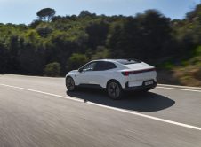 683231 20240428 Polestar 4 In Snow With Mist Tailored Knit Interior And Performance Pack