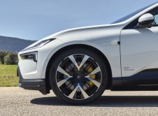 683233 20240428 Polestar 4 In Snow With Mist Tailored Knit Interior And Performance Pack