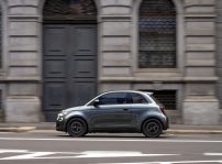 Fiat 500e Giorgio Armani Collector S Edition (12)