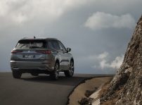 New Outlander Phev (17)