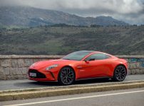 Aston Martin Vantage 30