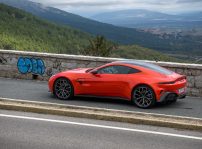 Aston Martin Vantage 32