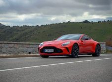 Aston Martin Vantage 33