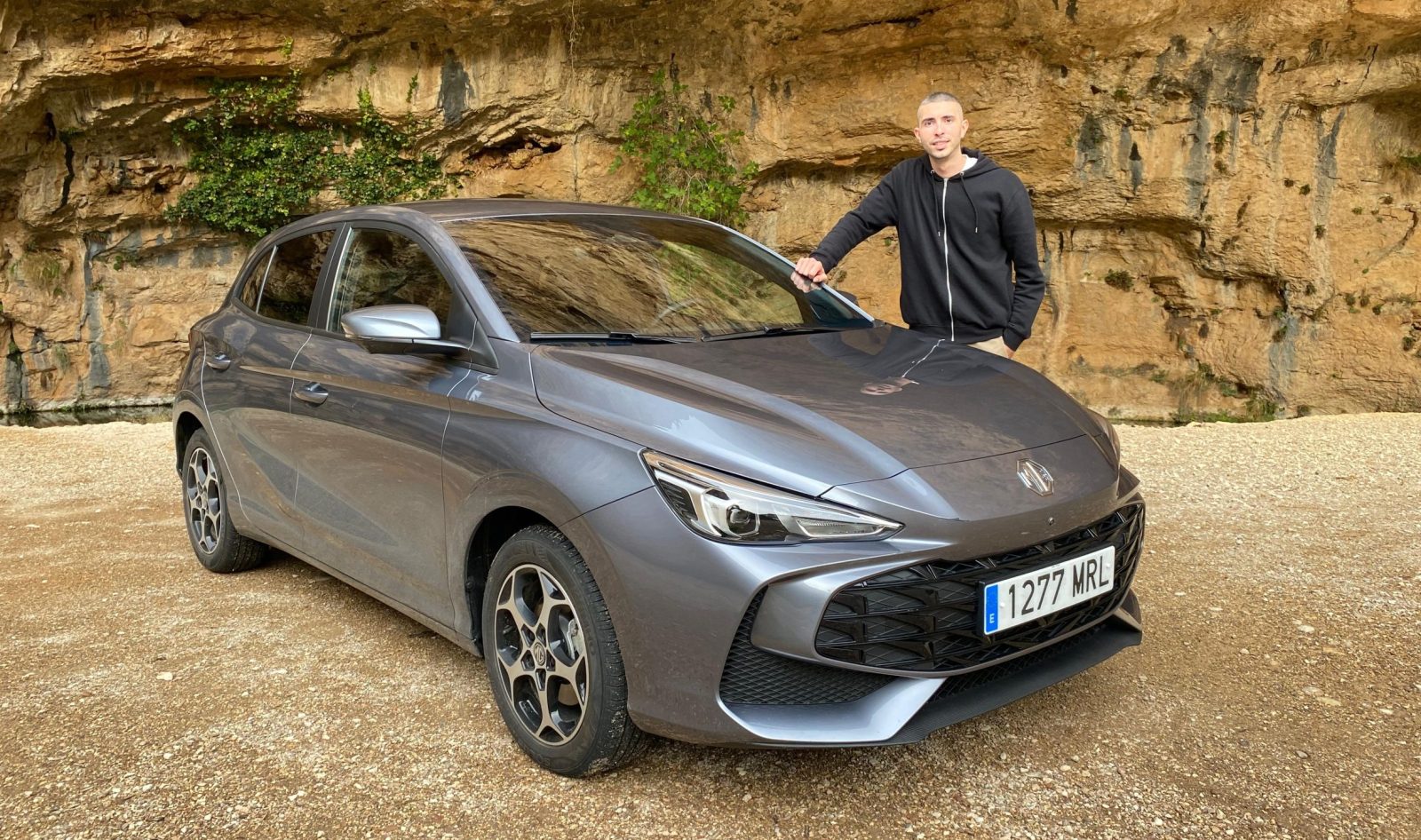 MG3 1.5L Hybrid+  Comfort Cosmic Silver MY25.5