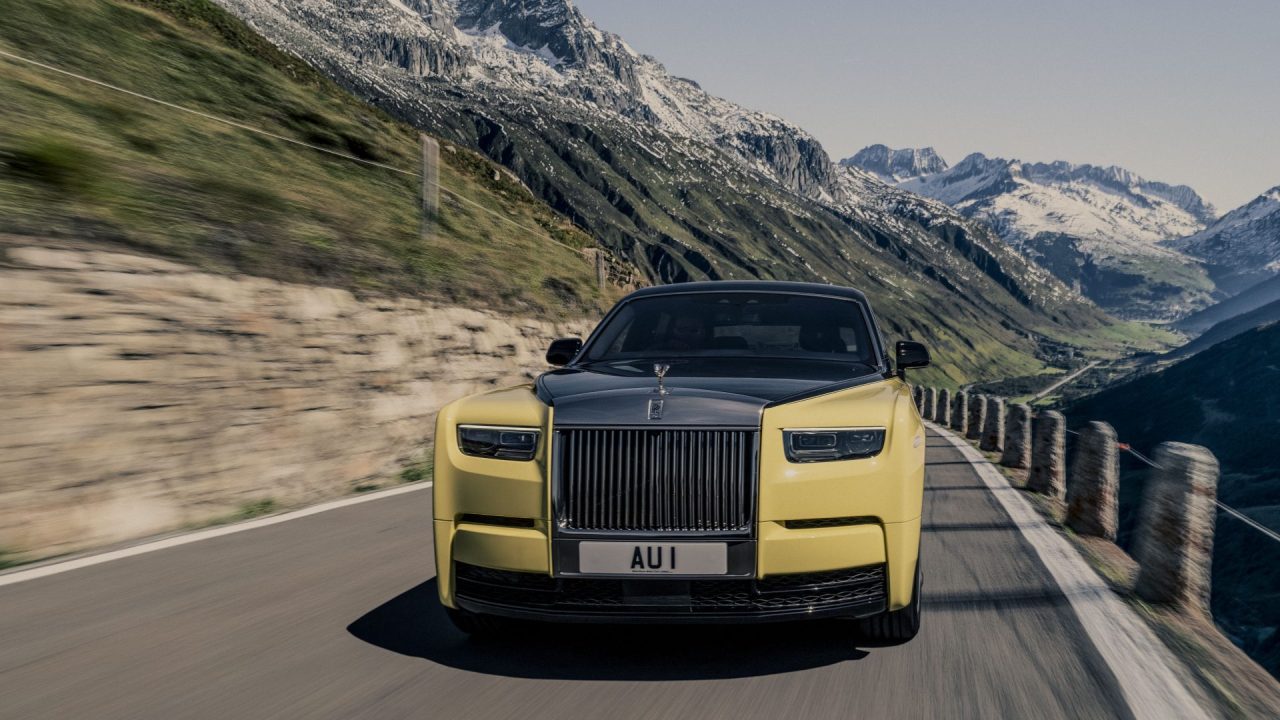 Rolls-Royce-Phantom-Goldfinger