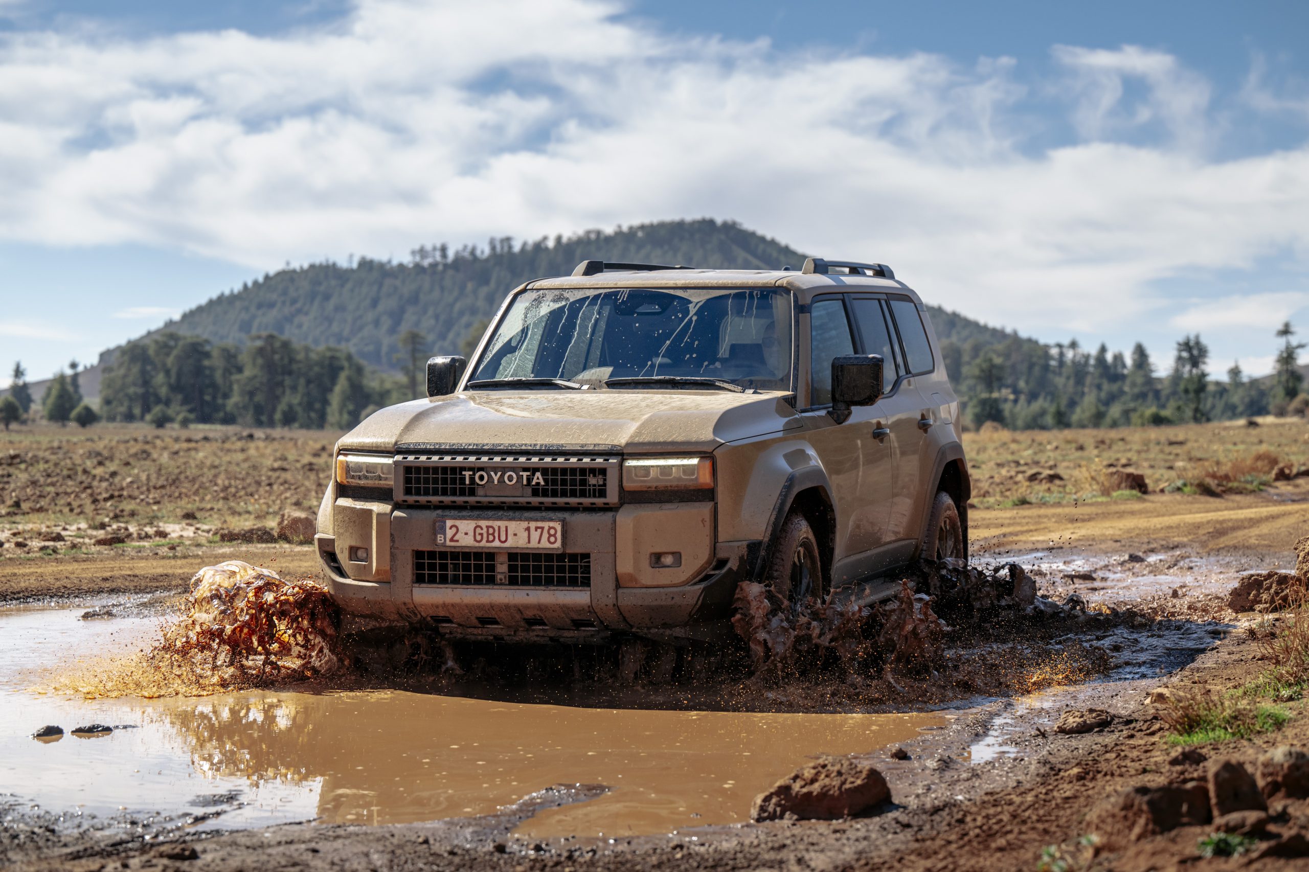 Toyota Land Cruiser 250 (9)