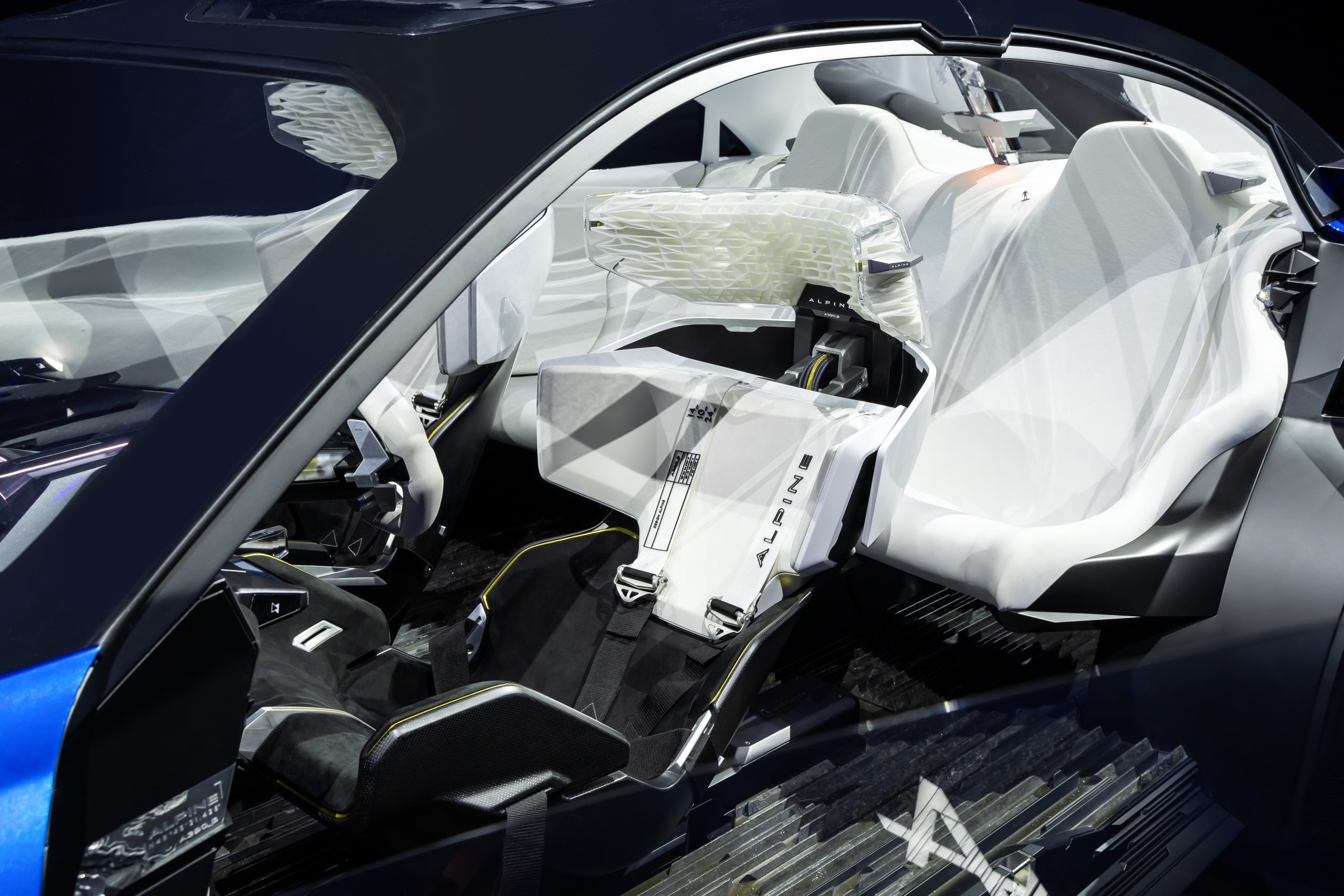 Alpine A390 (3)