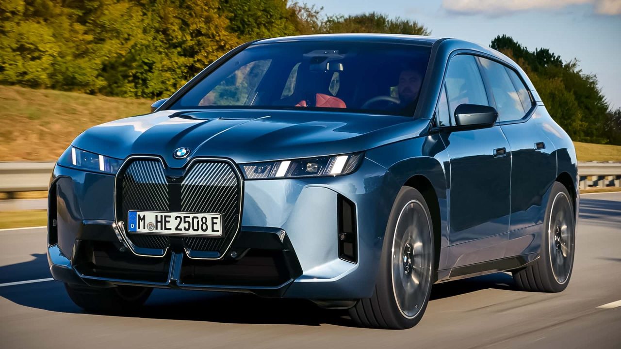 BMW renueva su SUV eléctrico iX para darle un nuevo impulso a sus ventas