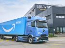 Amazon renueva su flota de camiones en Europa con más de 200 unidades del eActros 600 de Mercedes-Benz