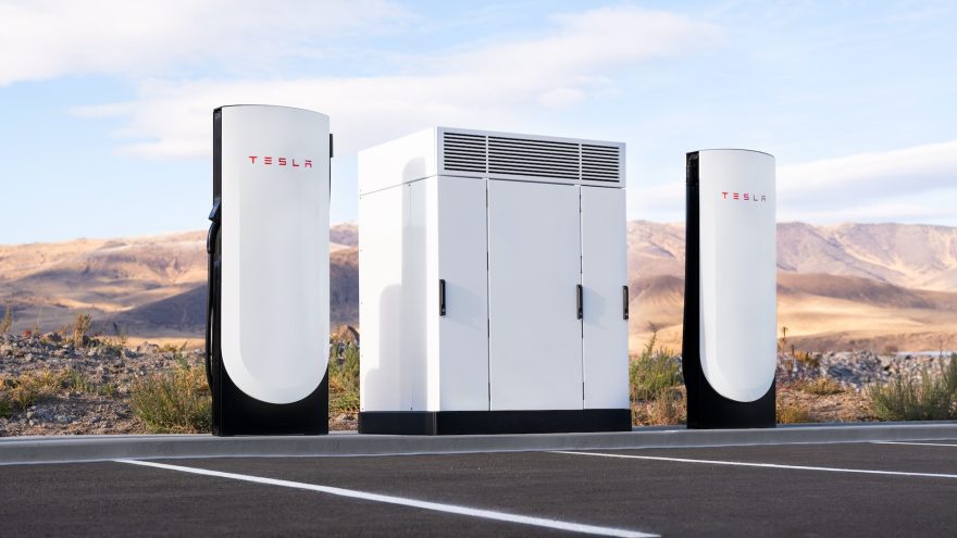 Tesla Supercharger V4 00001