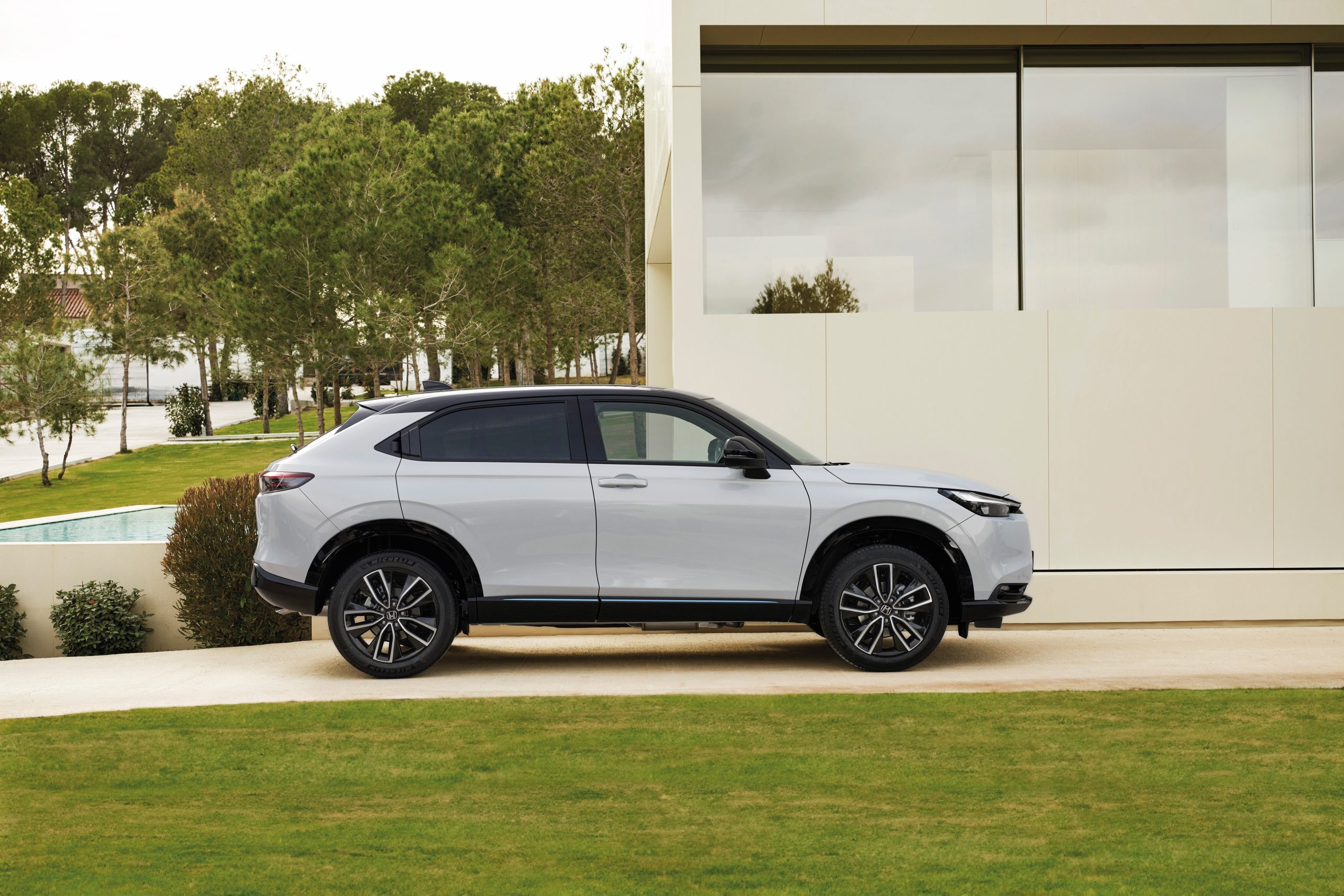 25ym Hr V