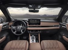 Mitsubishi Outlander Phev (12)