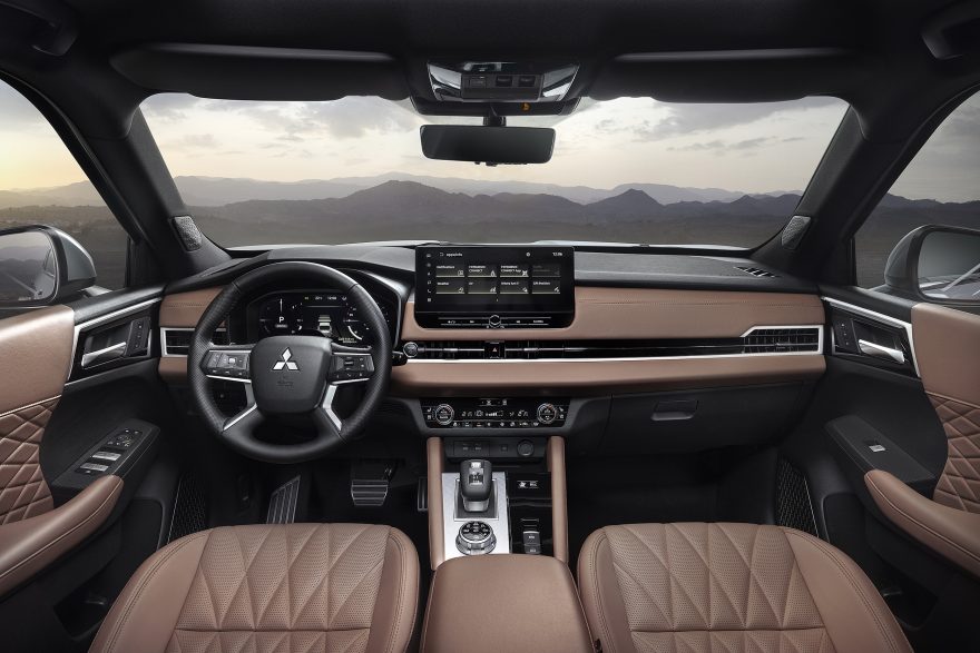 Mitsubishi Outlander Phev (12)