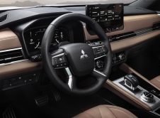 Mitsubishi Outlander Phev (13)