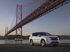 Mitsubishi Outlander Phev (17)
