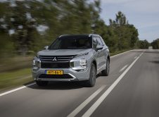 Mitsubishi Outlander Phev (2)