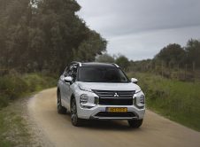 Mitsubishi Outlander Phev (28)