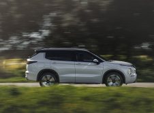 Mitsubishi Outlander Phev (33)
