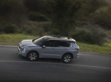 Mitsubishi Outlander Phev (6)