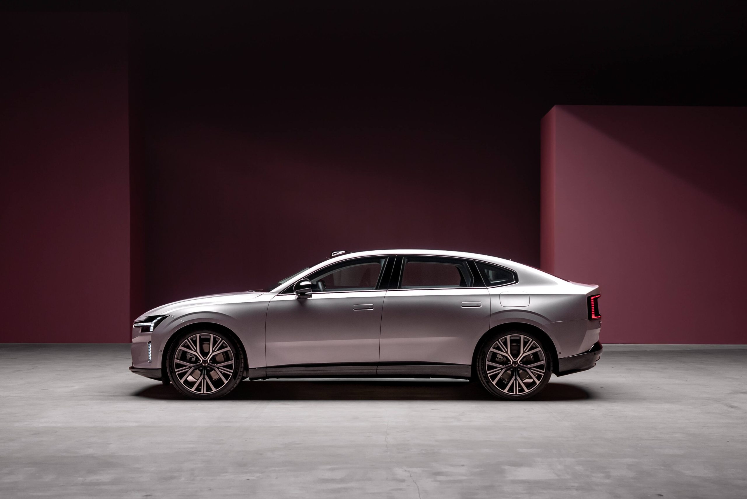 Volvo Es90 Exterior