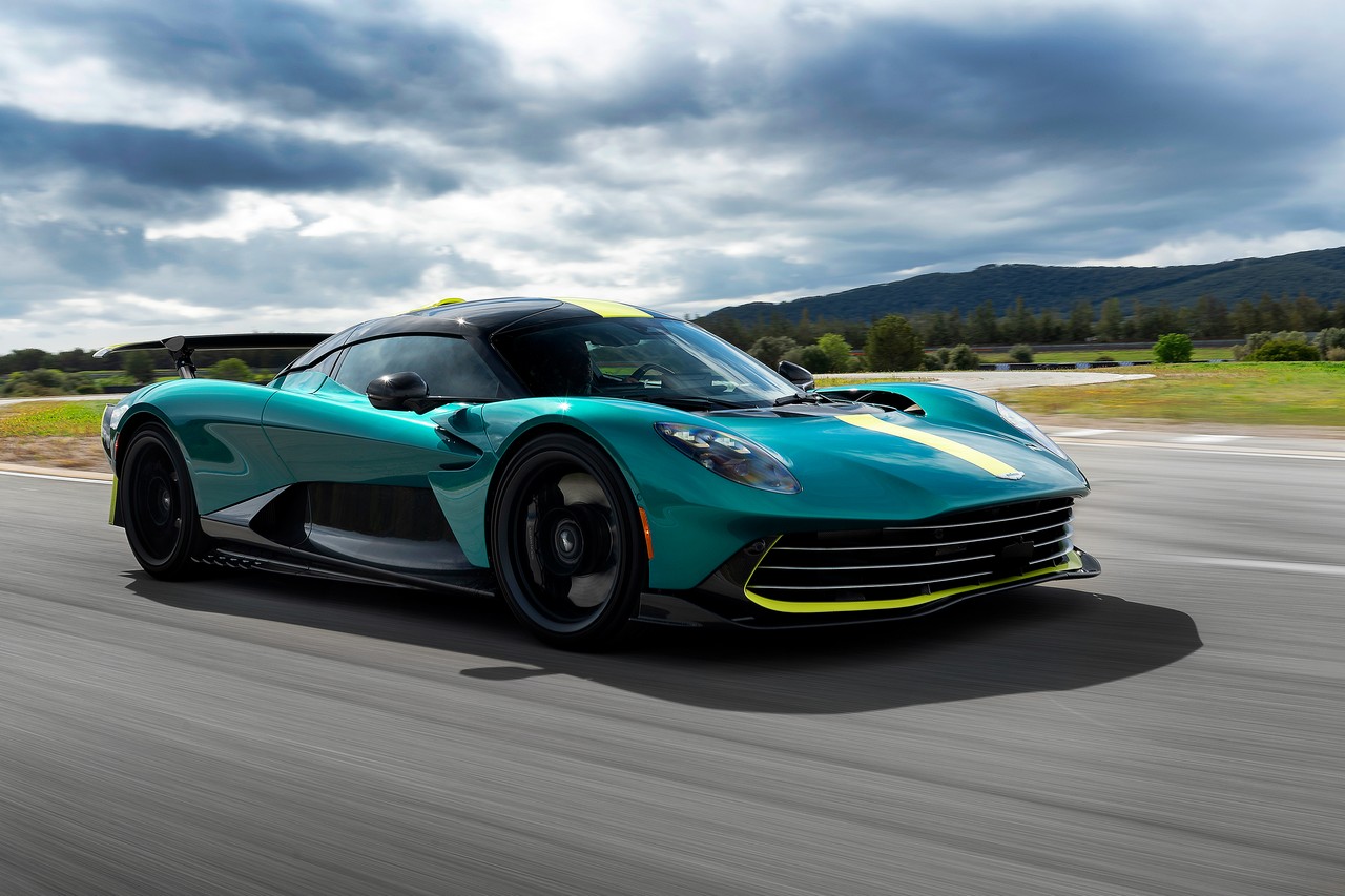 Aston Martin Valhalla Circuito 12