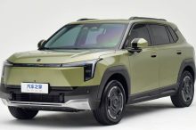 Dongfeng presenta en sociedad su SUV eléctrico Nammi 06 durante el Salón del Automóvil de Shanghai