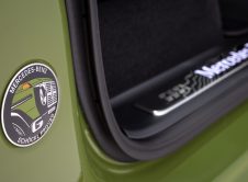 Mercedes Benz G Klasse Edition Stronger Than The 1980s Manufaktur Agavengrün Uni; Sitzpolster Mit Taubengrauem Stoff // Mercedes Benz G Class Edition Stronger Than The 1980s Manufaktur Agave Green Solid; Seat Upholstery In Dove Grey Fabric
