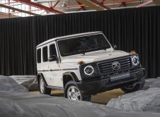 Mercedes Benz G Klasse Edition Stronger Than The 1980s Manufaktur Agavengrün Uni; Sitzpolster Mit Taubengrauem Stoff // Mercedes Benz G Class Edition Stronger Than The 1980s Manufaktur Agave Green Solid; Seat Upholstery In Dove Grey Fabric