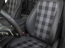 Mercedes Benz G Klasse Edition Stronger Than The 1980s Manufaktur Agavengrün Uni; Sitzpolster Mit Taubengrauem Stoff // Mercedes Benz G Class Edition Stronger Than The 1980s Manufaktur Agave Green Solid; Seat Upholstery In Dove Grey Fabric