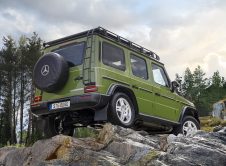 Mercedes Benz G Klasse Edition Stronger Than The 1980s Manufaktur Agavengrün Uni; Sitzpolster Mit Taubengrauem Stoff // Mercedes Benz G Class Edition Stronger Than The 1980s Manufaktur Agave Green Solid; Seat Upholstery In Dove Grey Fabric