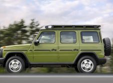 Mercedes Benz G Klasse Edition Stronger Than The 1980s Manufaktur Agavengrün Uni; Sitzpolster Mit Taubengrauem Stoff // Mercedes Benz G Class Edition Stronger Than The 1980s Manufaktur Agave Green Solid; Seat Upholstery In Dove Grey Fabric
