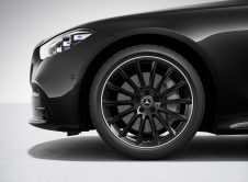 Die S Klasse 2025: Mehr Individualität, Intelligenz Und Exzellenz Durch Manufaktur, Ki Und Drive Pilot The 2025 S Class: More Individuality, Intelligence, And Excellence With Manufaktur, Ai, And Drive Pilot